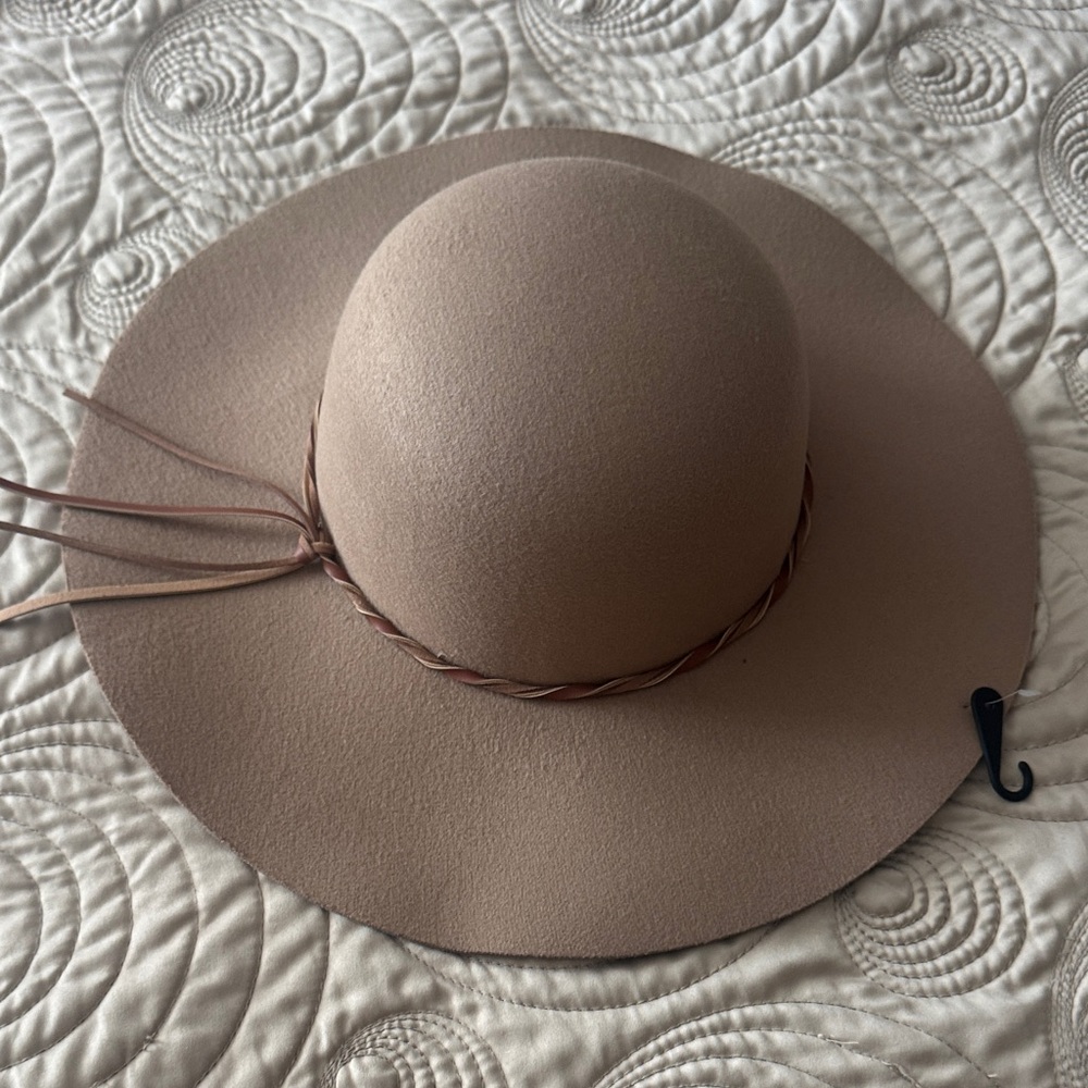 Elegant Tan Women's Hat